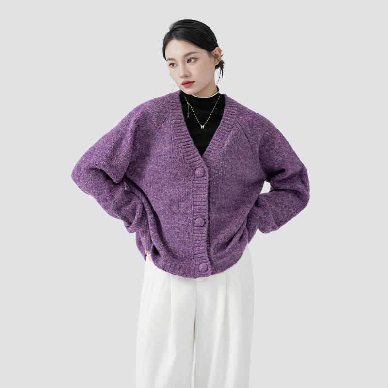Den tidløse lokkemåde fra den romantiske Purple Cardigan: En fusion af elegance, følelser og moderne stil